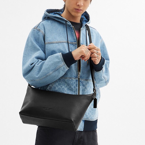 New Coach Unisex Black Finn Crossbody Bag - Picture 6 of 6